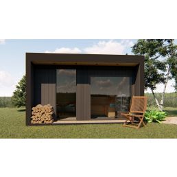 Modernt litet bastuhus med stora glasdörrar och trädetaljer, framskydd i trä och en utomhus trästol.