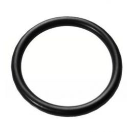 Musta pyöreä kumitiiviste, ulkohalkaisija noin 18,2 mm, sileä pinta.