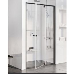 Mustakehyksinen läpinäkyvä lasiovi, jonka mitat ovat 1200 mm leveä ja 1900 mm korkea, asennettu valkoiseen kylpyhuoneeseen.