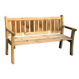 Trädgårdsbänk i trä, naturlig färg, med ryggstöd och armstöd.