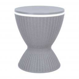 Harmaa muovinen jakkara, jossa on valkoinen yläpinta ja muotoilu, joka on innoittamana keraamisesta vaasista.