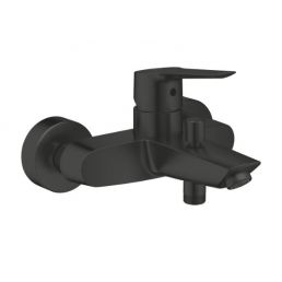 Matt must vannisegisti, klassikalise disainiga, ühe käepidemega vee reguleerimiseks.