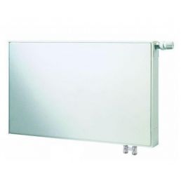 Valge lame radiaator, mõõtudega 500x2600 mm, tüüp FCV11, sobilik paigaldamiseks põrandale või seinale.