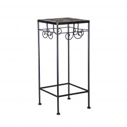 Svart blomstolpe i järn med mått 25x25x60 cm, mosaikmönstrad översida och dekorativa ringar i den övre delen.