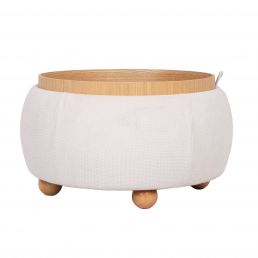 Ümmargune valge tumba laua kujul, puidust pealsega ja nelja puidust jalaga, läbimõõt umbes 67 cm, kõrgus 38 cm.