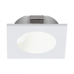 Valkoisella pohjalla upotettava LED-valaisin, jossa on ovaali aukko ja harjattu metalliosa.