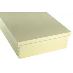 Gul, rektangulär XPS-isoleringsskiva med släta ytor och profilerade kanter, cirka 600 x 2600 mm stor.