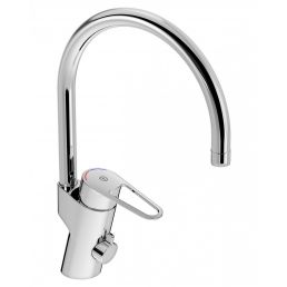 Kroomitud New Nautic köögisegisti, kaarja väljalaskeava ja küljel asuva juhtkangiga.