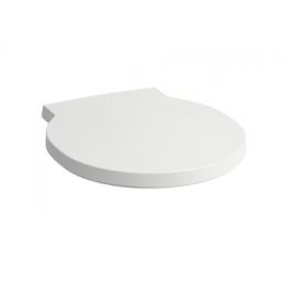 Valge tualetipoti kaas, ringikujuline disain väikese lõigatud nurgaga.