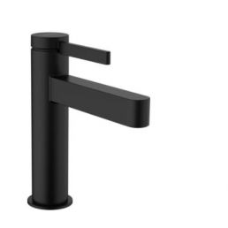 Matt mustast värvusest Finoris 110 segisti, varustatud vajutusnupuga.