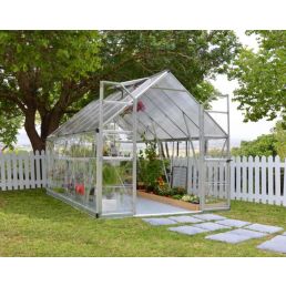 Transparent växthus med ljusgrå ram, 8,9 m², dörrar som öppnas åt båda hållen