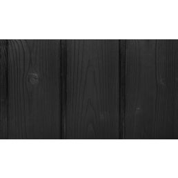 Põletatud mustast Euroopa lehisest fassaadilaudis - ühtlane tekstuur ja looduslikud rõngamustrid.