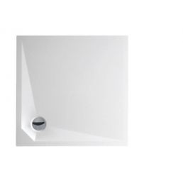 Valge ruudukujuline dušialus mõõtmetega 900x900 mm, valmistatud kivimaterjalist, äravooluavaga ühes nurgas.