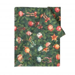 Rektangulär duk med juldekorationer på grön bakgrund, storlek 136x220 cm.