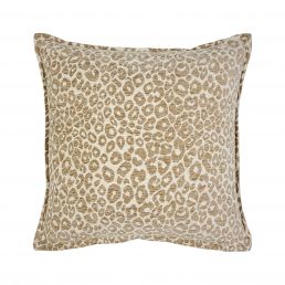 Square beige decorative pillow, 45x45 cm, with animal-patterned fabric.