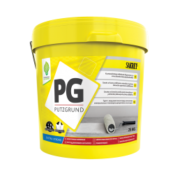 Yellow 5 kg SAKRET PG decorative plaster primer in a plastic bucket. The label displays the product name and application information.