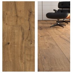 SPC Rocko Clove põrand, millel on naturaalne puidumuster ja tekstuur, sobib kaasaegse sisustusega.