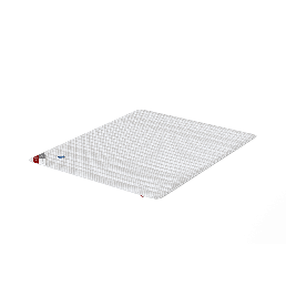 Valge madratsikaitselina, millel on Tommy Hilfigeri logo ühes nurgas, sobib hästi hügieeni säilitamiseks.