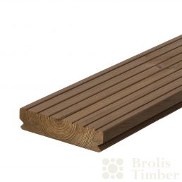 tumedat pruuni värvi termopuit terrassilaud, millel on mitu pikisoont