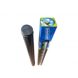 Svart dryckeskylare i metall med en låsbar blågrön förpackning, avsedd för att hålla drycker kalla utomhus.