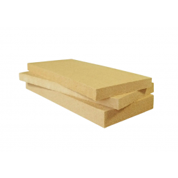 Tre ljusbeige träfiberisolationsplattor, måtten 1220x575 mm, tjockleken 30–200 mm.