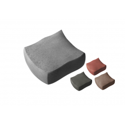 Fyra rektangulära markstenar med svagt vågig yta, släta kanter och i olika färger.