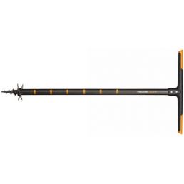 Svart och orange metall jordborr, förlängt handtag med segment och en spiralborr i spetsen.