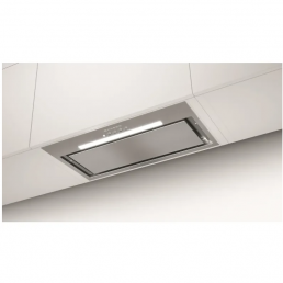 Inbyggd köksfläkt av rostfritt stål, rektangulär form, kontrollpanel och belysning, monterad under ett köksskåp i taket.