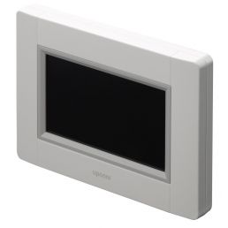 Uponor Smatrix Base PRO X-147 BUS -ohjauspaneeli valkoisella kehyksellä ja mustalla näytöllä.