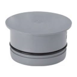 Halli värvi ümmargune kanalisatsioonikork vertikaalsele torule. Kaanel on silindriline kuju ja keskel on logo.