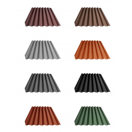 Valikoima erivärisiä aaltopahvikattolevyjä, mukaan lukien punaiset, ruskeat, harmaat, oranssit ja vihreät.