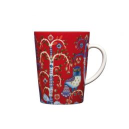 Röd Iittala Taika mugg, 0,4L, dekorerad med etniska mönster och bilder, inklusive fåglar och växter.