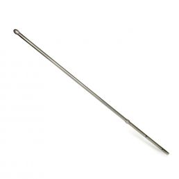 Klassisk silvergrå metallstång som används för att fästa flaggor, lång och rak.