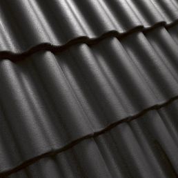 Must laineline katusekivi, tuntud kui Palema Graniit, pakub vastupidavust ja stiili.