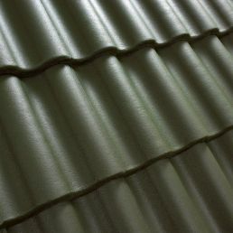 Rohekashalli varjundiga laineline bituumenikatus, mis on vastupidav ja ilmastikukindel.