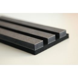 Acoustic rib panels made of dark oak, covered with black felt. High-quality finish and modern design.