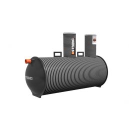 Musta vaakasuuntainen STRONG-septitankki, jossa on integroitu käämi ja oranssi kansi. Saatavana kokoina 2m³, 3m³, 5m³.