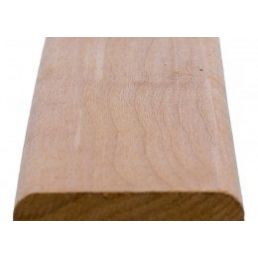 Puidust risttahukakujuline katteliist ümarate servade ja sileda, helepruuni pinnaga.