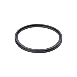 Must, õlikindel kanalisatsioonitihend diameetriga 110 mm, elastne ja vastupidav materjal.