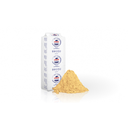 Valge ja sinise pakendiga puistevill, mille ees on helekollane pulbriline villakuhi. Pakendil on tekst ja logo.