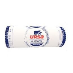 Vit och blå glasullsrulle med en blå björnlogotyp och texten 'URSA GLASSWOOL CLASSIC'.