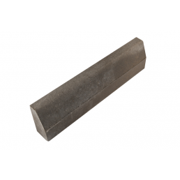 Liten kantsten i grå färg, med dimensioner 500x60x130 mm, lämplig för kantning av vägar och gångbanor.